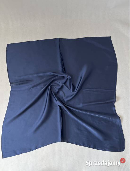 Apaszka granatowa 100 jedwab silk klasyczna Niebieszczany