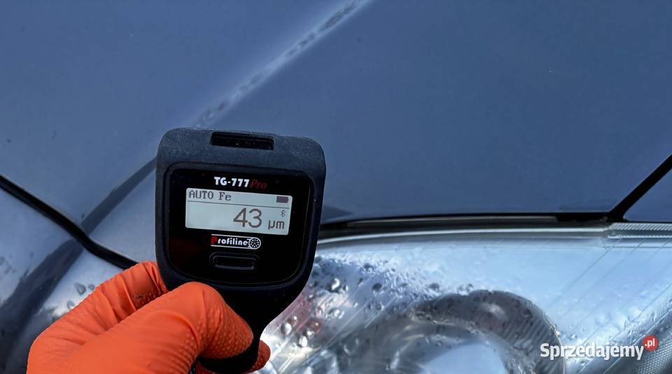 TOYOTA AVENSIS PRZÓD LAMPY XENON kod lakier 1F6 Radom