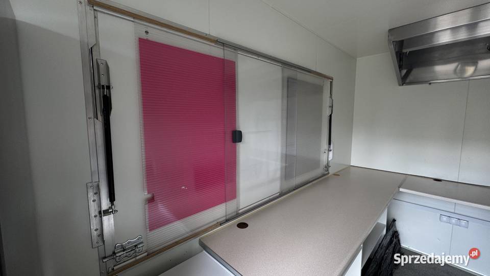 Przyczepa gastronomiczna 35m na wynajem Luboń