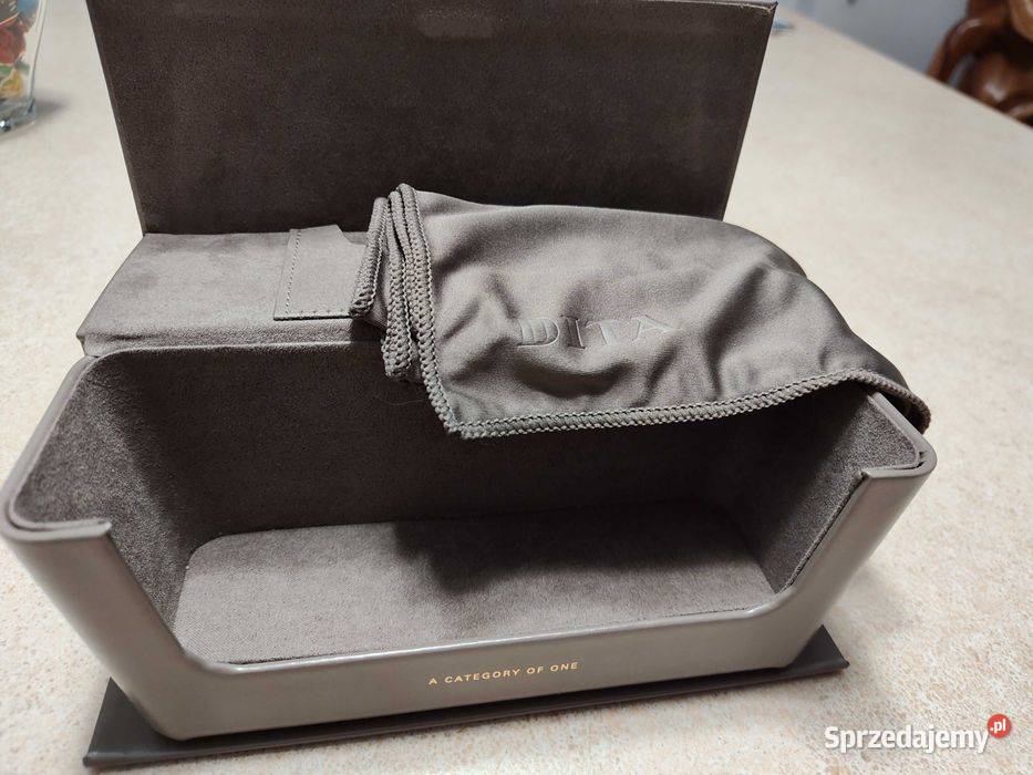 Futerał na okulary Dita Kryniczno sprzedam