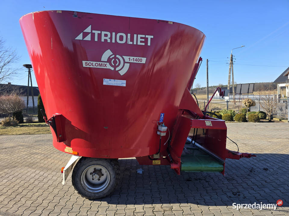 Wóz paszowy TRIOLIET SOLOMIX 11400 VLH 14 m3 Do hodowli zwierząt Wizna sprzedam