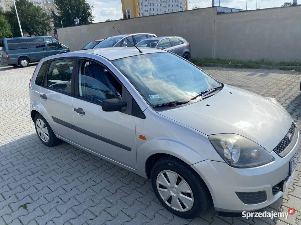 ekonomiczna fiesta Samochody osobowe