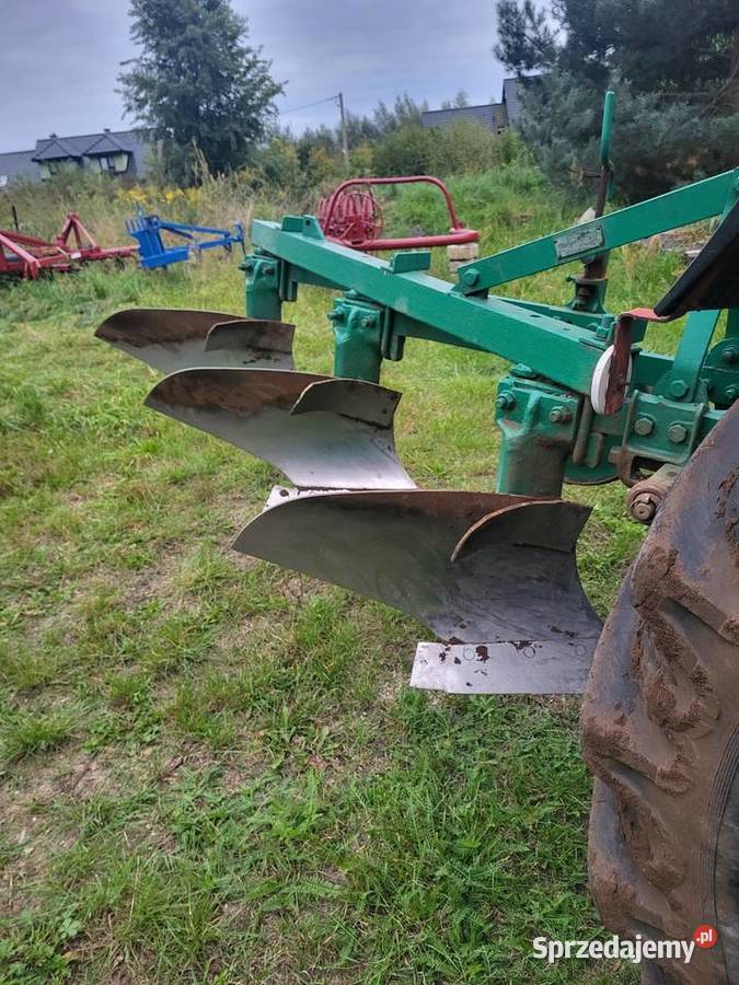 Pług 3 skibowy nieuszkodzony Pługi Jaworzno