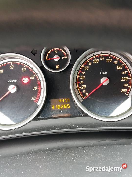 syndyk sprzeda samochód Opel Astra Astra