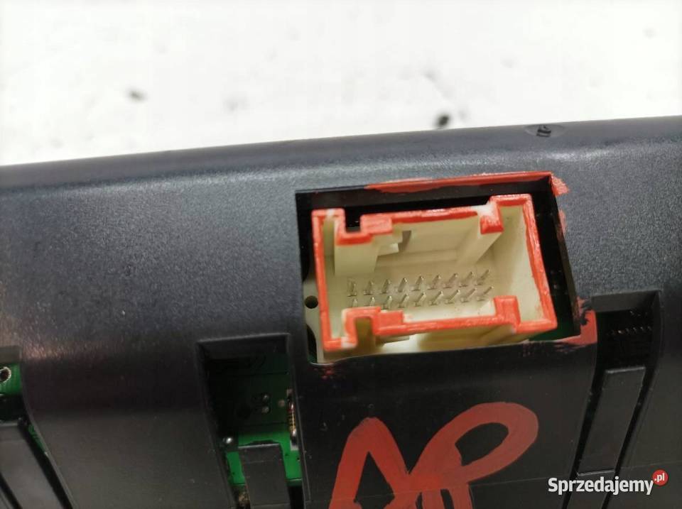 PANEL NAWIEWU 2208300985 MercedesBenz Sklasa IV Rok produkcji 2001