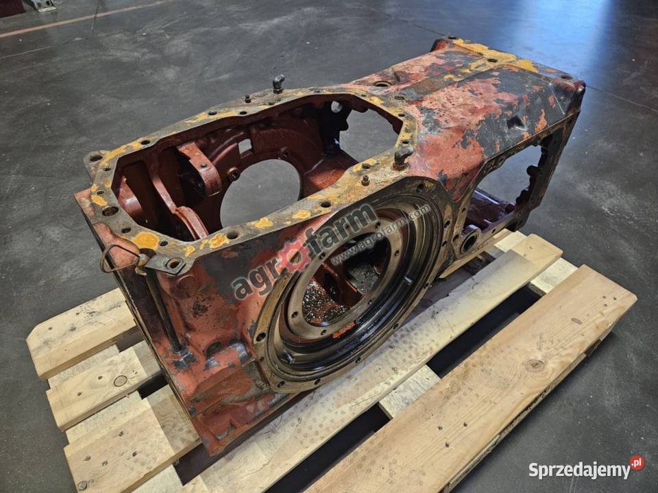 Obudowa tylnego mostu Massey Ferguson 6180 6170 Byków