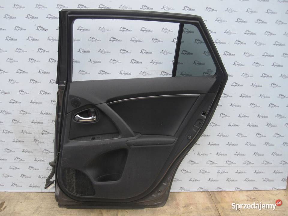 TOYOTA AVENSIS T27 III 10r drzwi prawe tył sprzedam