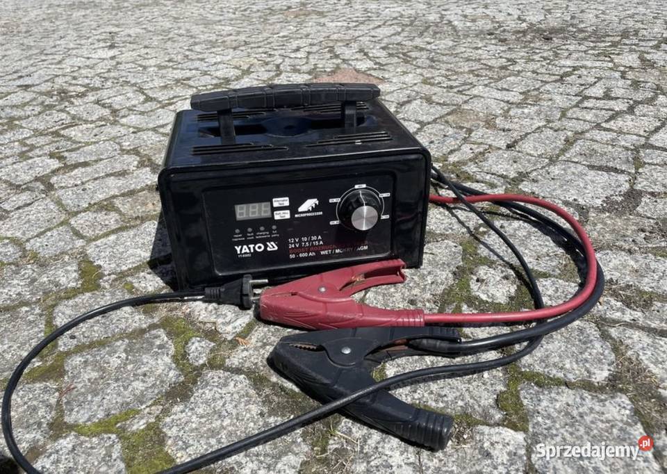 Prostownik ładowarka z rozruchem 30 Amp Murowana Goślina