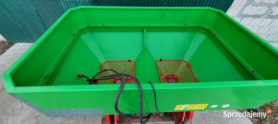 Rozsiewacz nawozu Agro Tom RNH XL 2016r 1228m Rozsiewacze nawozów sprzedam