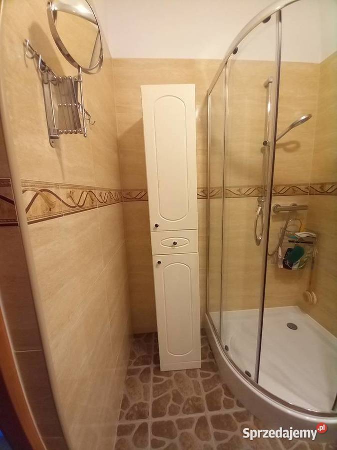 Lakierowany słupek łazienkowy