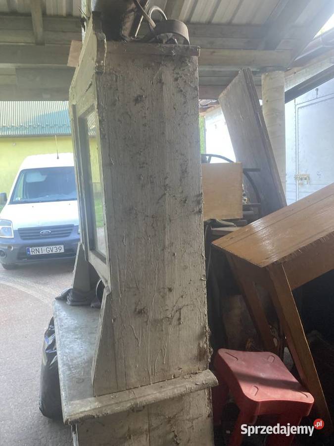 stary drewniany kredens Majdan Golczański