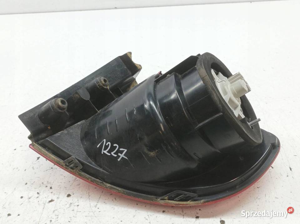 LAMPA TYŁ LEWA 5P0945095D 5P0945111 Seat Altea I osobowe