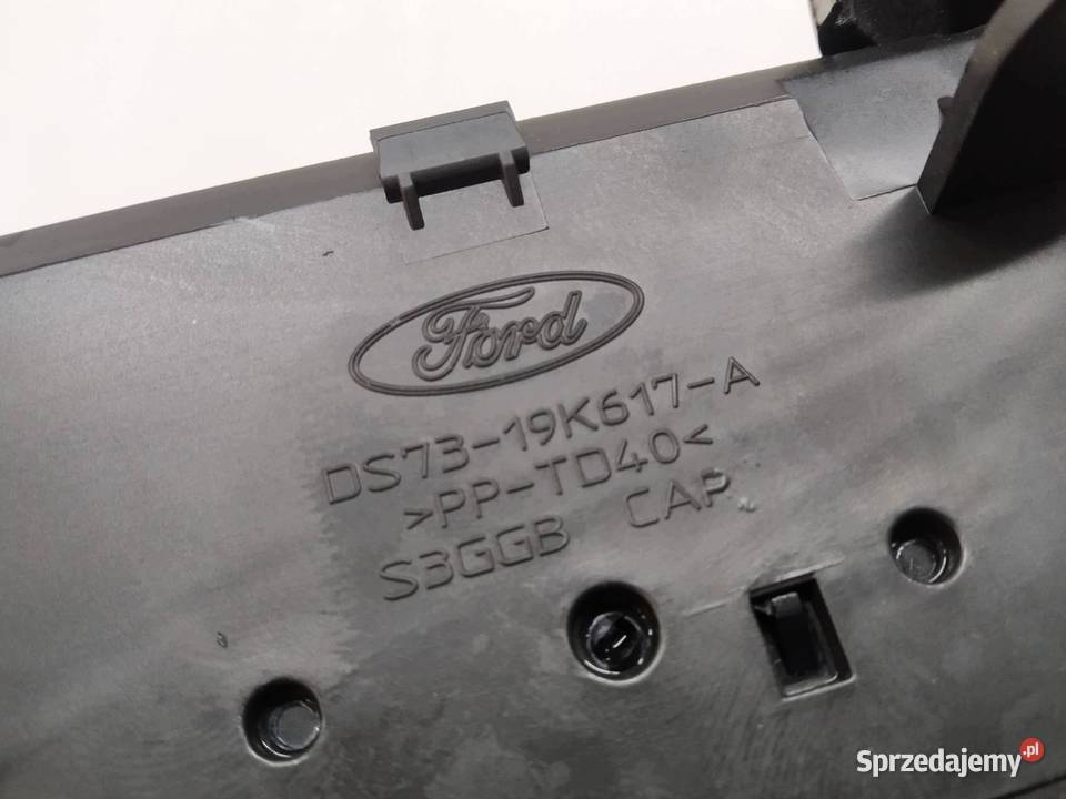KRATKI NAWIEWU ŚRODKOWA DESKI DEKOR DS7319K617A