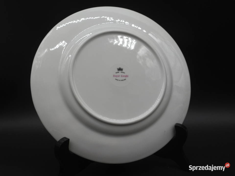 Talerz deserowy bone china marki Royal Knight