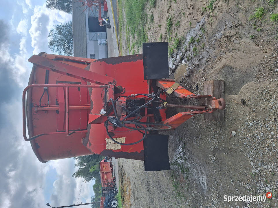 Wóz paszowy AGRAM Szlachcin