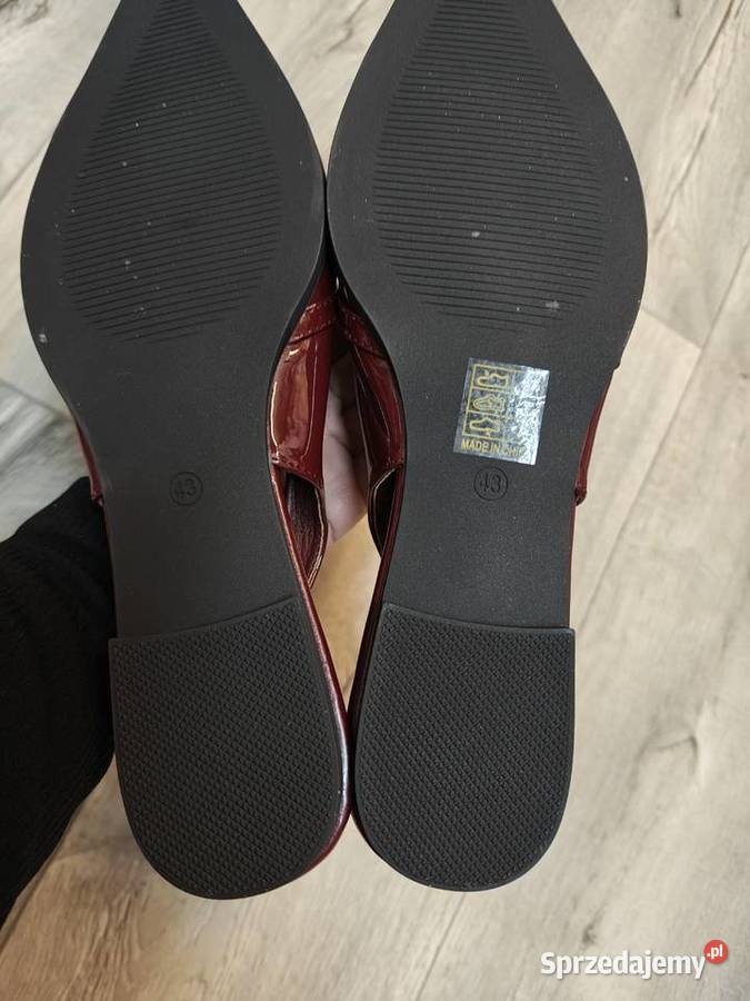 43 Bordowe baleriny wieczorowe z odkrytą piętą Kraków