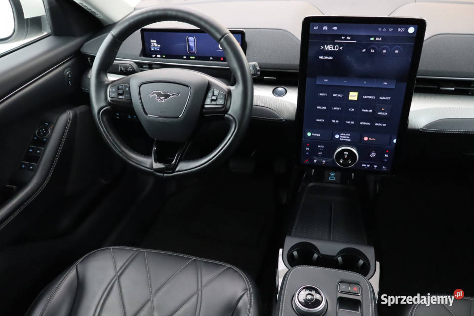 Ford Mustang MachE Extended Range RWD światła LED