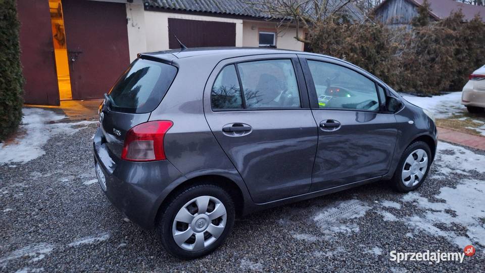 Toyota Yaris 13VVTi 87 manual euro 4 2008 centralny zamek świętokrzyskie Staszów