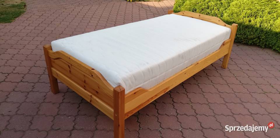 Łóżko 100 x 200 drewniane sosnowe materac stelaż Garwolin