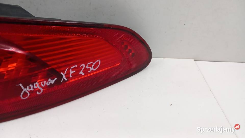 JAGUAR XF X250 LAMPA TYŁ PRAWA