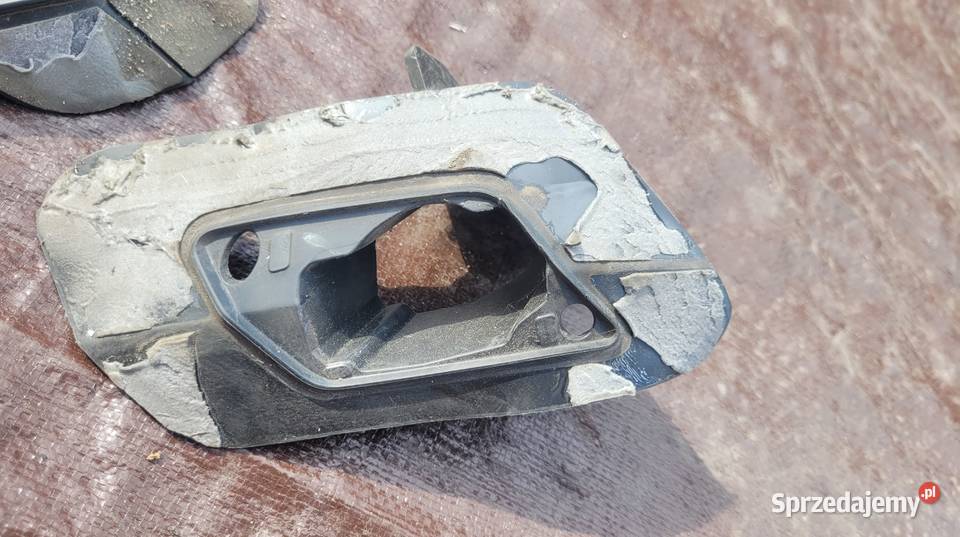 MOCOWANIE SPRYSKIWACZA UCHWYT PRAWE LEWE BMW 3 osobowe