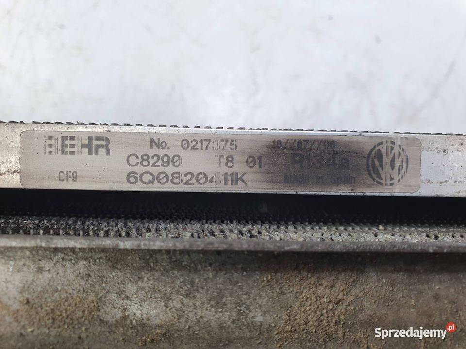 PAS PRZEDNI CHŁODNICE VOLKSWAGEN FOX 6Q0121253R Lipno