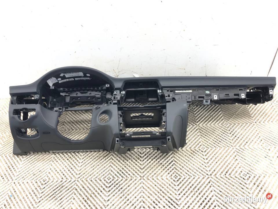 KOKPIT PODUSZKI PASY KOMPLET MERCEDES C218