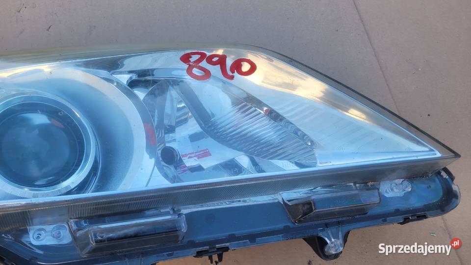 TOYOTA SIENNA PRAWY REFLEKTOR LAMPA PRAWA PRZOD osobowe śląskie Ruda Śląska