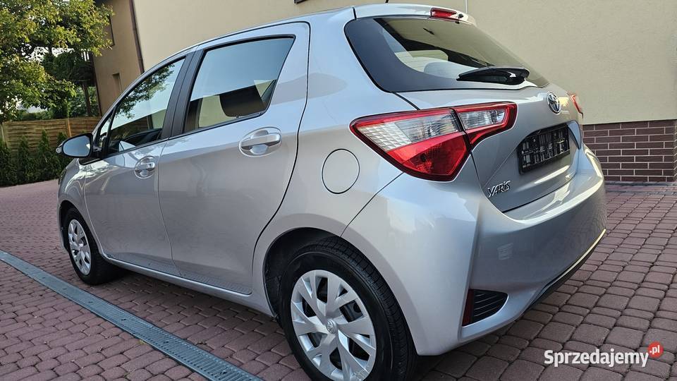 Toyota Yaris III 10 72 2018r Klima Kamera z światła LED Zarszyn