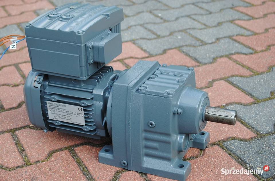 Motoreduktor 015075kw 6533obr FALOWNIK Firmy SEW Kargowa