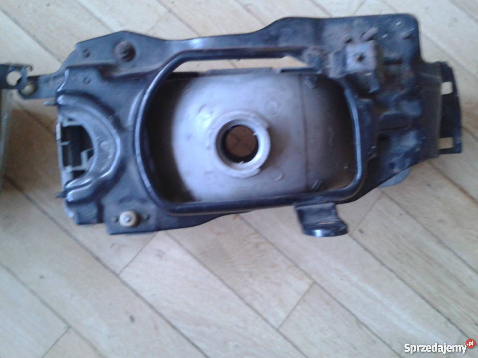 TOYOTA COROLLA 1984 rLAMPA REFLEKTOR PRZÓD LEWA lampy przednie Oświetlenie Bielsk Podlaski
