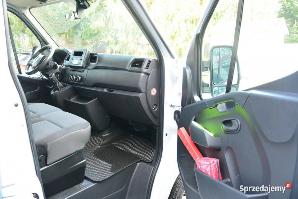 Renault Master średniak 7 osobowy brygadówka 20