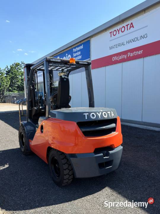 Spalinowy wózek widłowy DIESEL Toyota Tonero