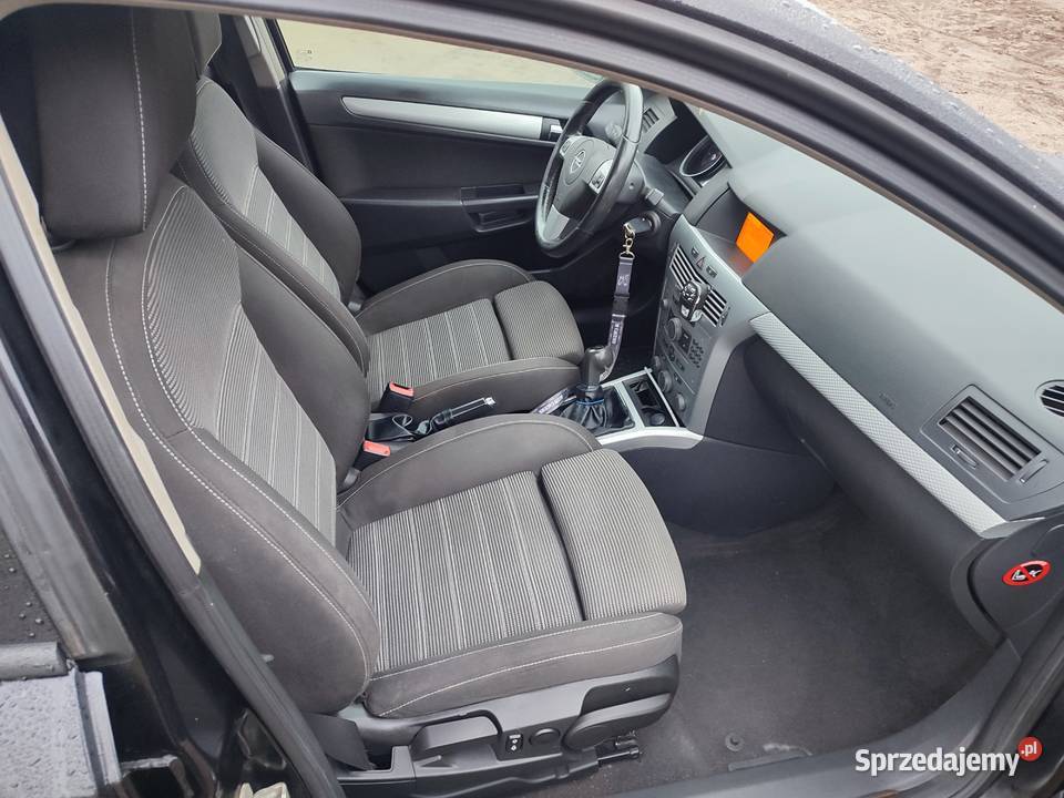 Sprzedam Astra H 20T z LPG nieuszkodzony Rokiciny-Kolonia