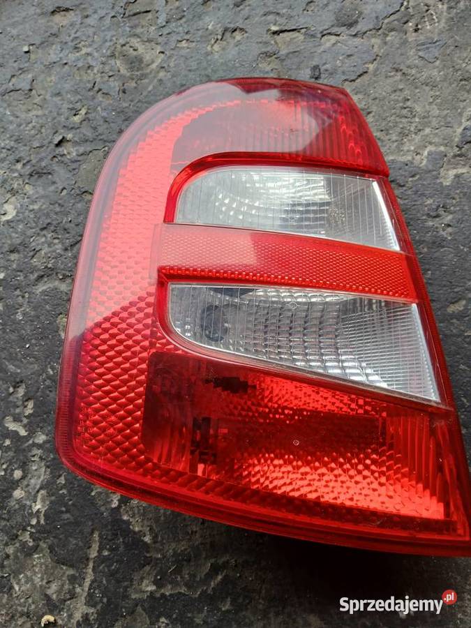 Lampa lewa tył tylna Skoda Fabia I 9804r HB EU lewe Radłów