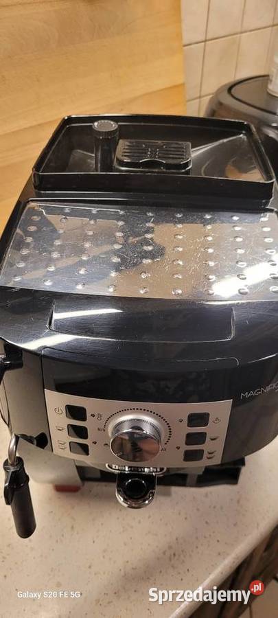 Ekspres automatyczny DeLonghi Magnifica S ECAM Łódź sprzedam