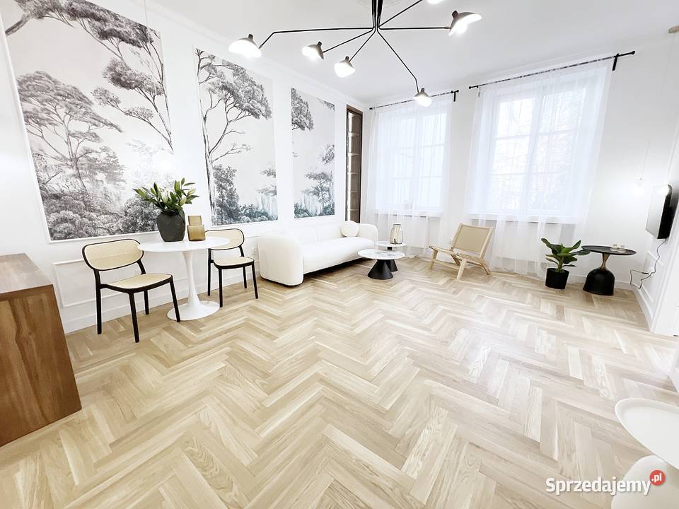 STARE MIASTO KAMIENICA LUX piwnica Warszawa