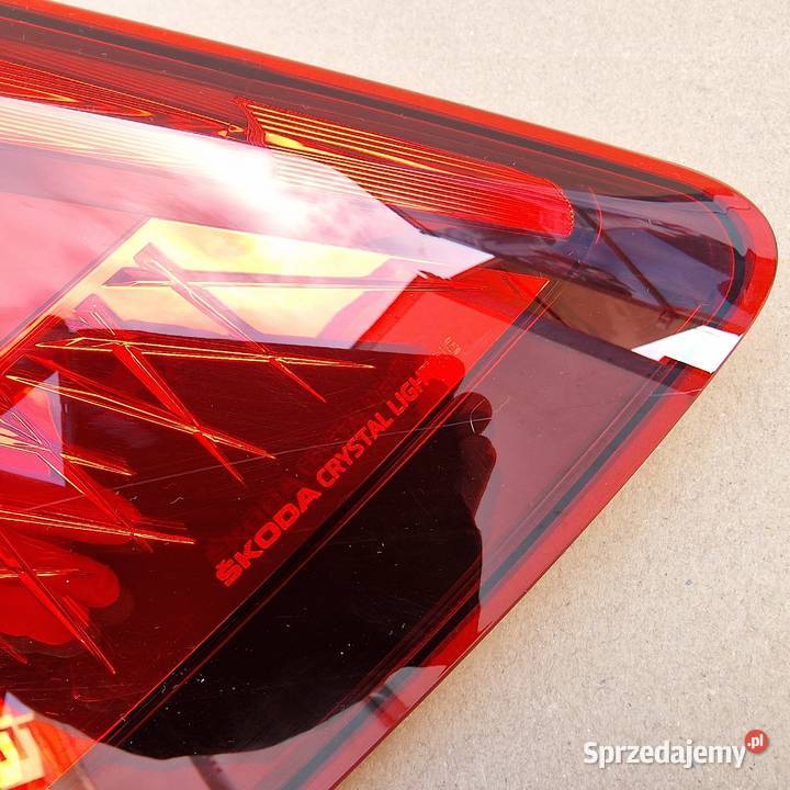 SKODA KODIAQ LIFT LAMPA PRAWY TYŁ IDEALNA Bieleń