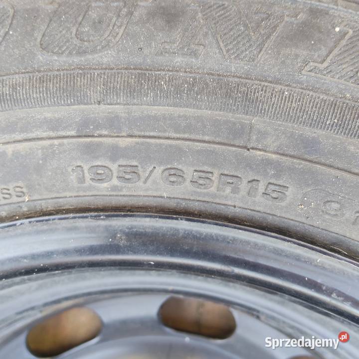 Opona z felgą 19565R15 Ostrowite sprzedam