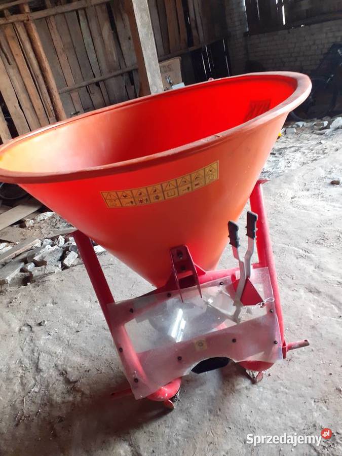 Sprzedam rozsiewacz do nawozu Rozsiewacze nawozów Garbowice sprzedam