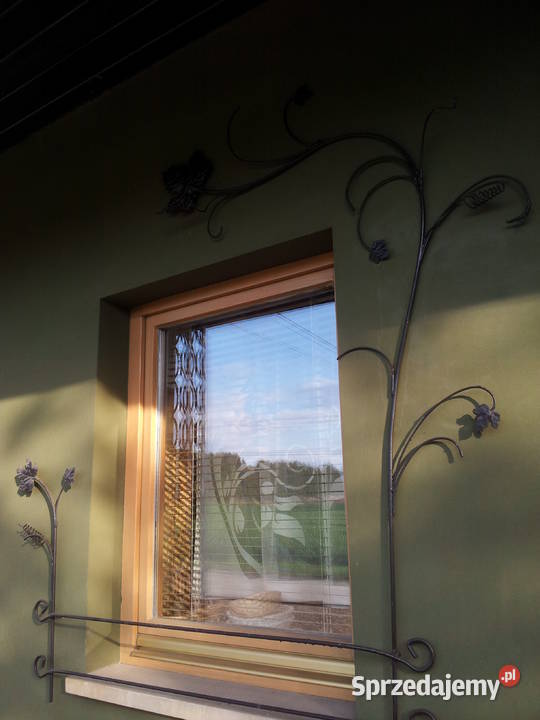 Kwietnik metalowy na okna śląskie Pszczyna