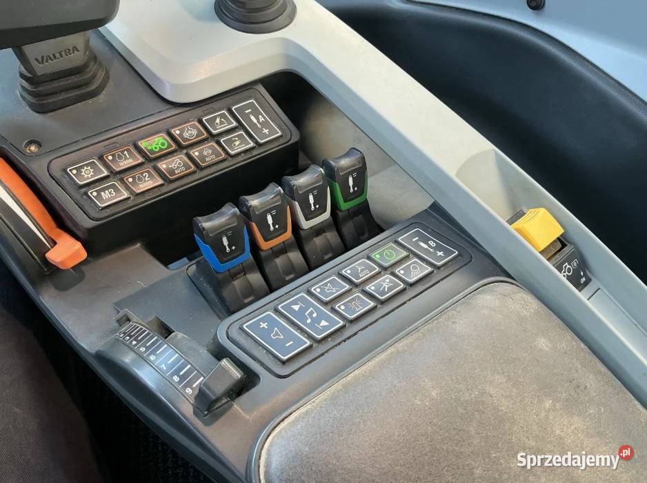 Ciągnik Valtra T214 podlaskie Podbrzozówka