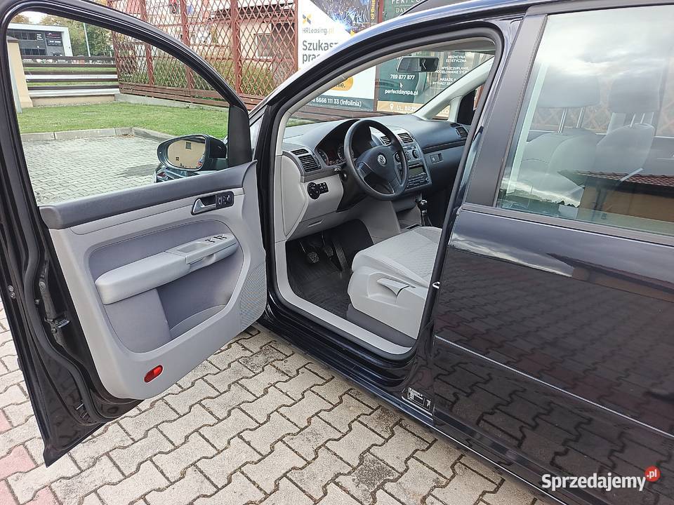 VW TOURAN 134000 ks serwisowa Kwiatkowice sprzedam