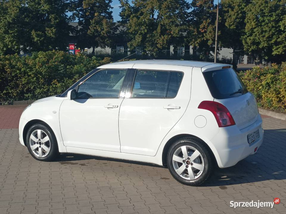 Suzuki swift 2010 13 benzyna elektryczne lusterka Swift Śrem
