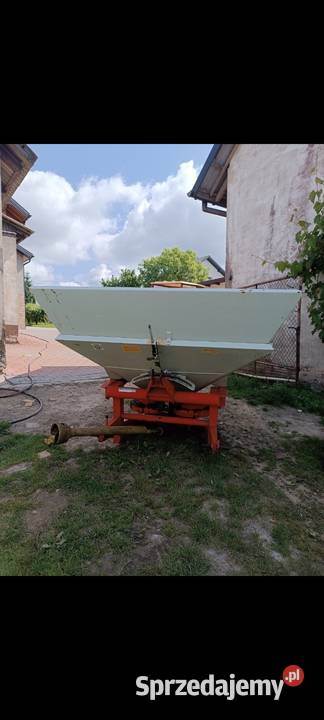 Rozsiewacz do nawozu Rauch Krajno Pierwsze