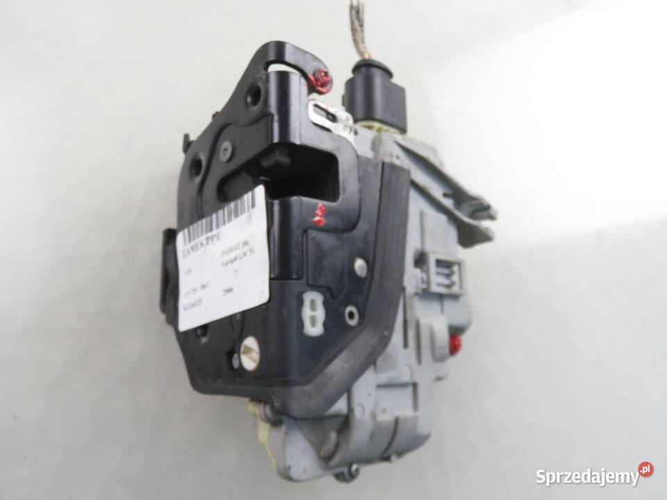 ZAMEK PRAWY PRZEDNI VW PASSAT B6 3C1837016A