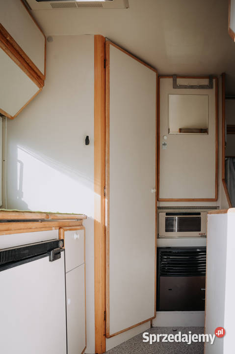 Kamper nieuszkodzony Tarnów sprzedam