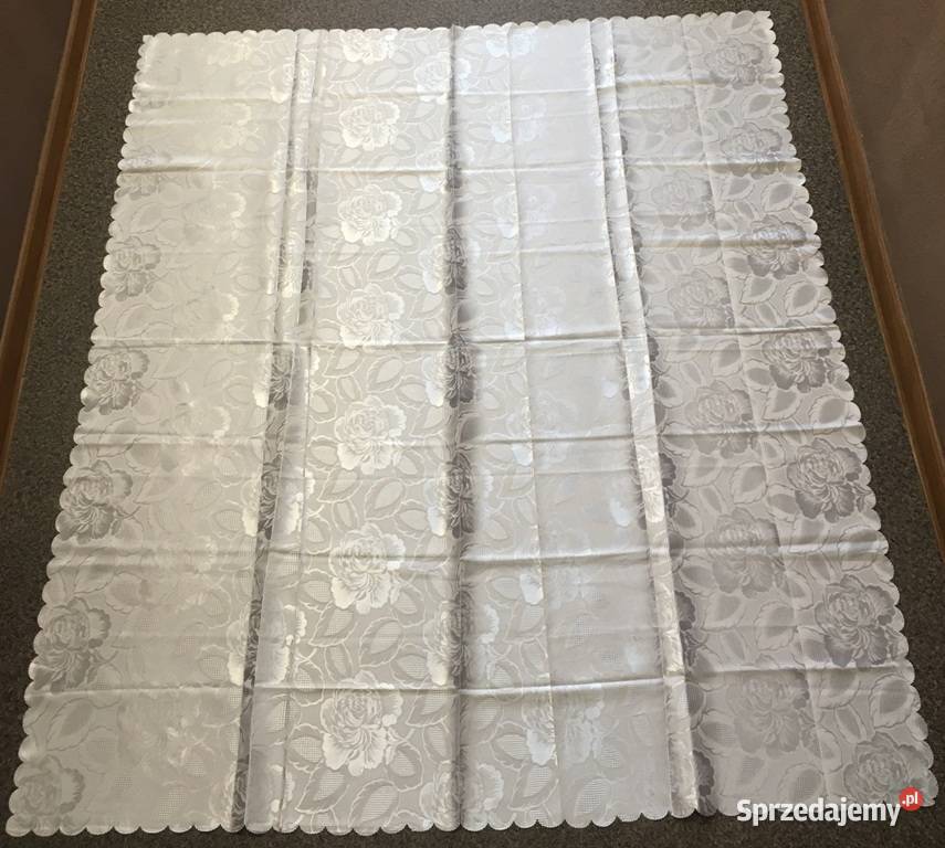 Piękny obrus 160 x 140 Okazja Ustroń