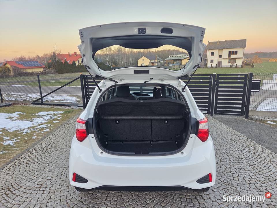 TOYOTA YARIS LIFT SalonPL 1WŁ 2020 15 VVTiE111 welurowa tapicerka Sieradz