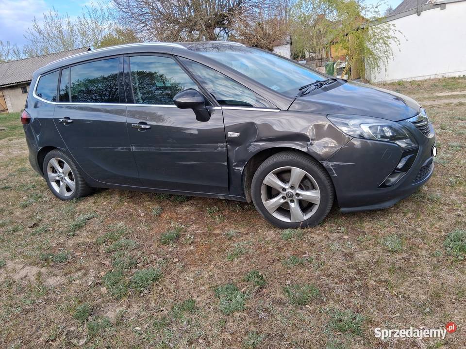 Opel Zafira C 2013r 20CCDTIOsobowy światła przeciwmgielne Poniatowa-Kolonia sprzedam
